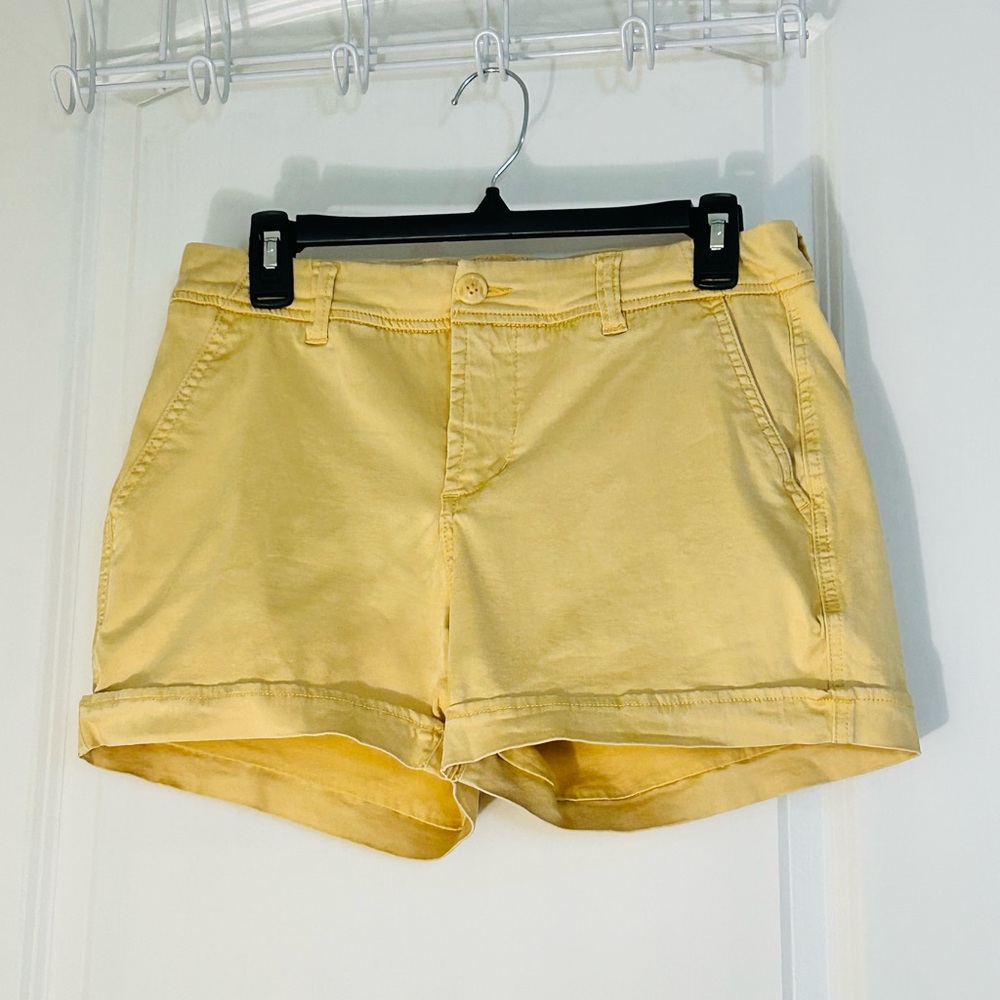 Liverpool Los Angeles Yellow Cuffed Shorts Women’s Size 8/29